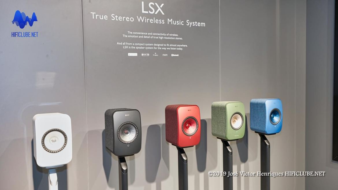 KEF LSX, uma coluna activa sem fios moderna acessível e com design apelativo.