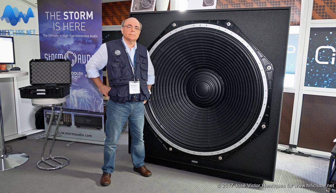 high-end-2017-munich-galerias-jvh-e-o-maior-woofer-do-mundo.jpg