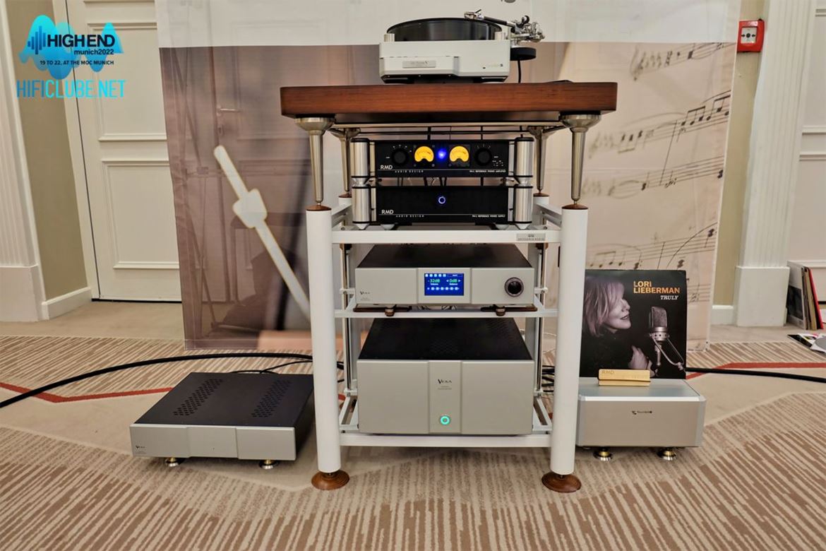 High End 2022 Munich_ UAE_Sala Kroma_Air Force V Premium_Pream Phono RMD_amps Viola.jpg