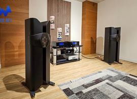 Delaudio_Monitor Audio Hyphn_sideways.jpg