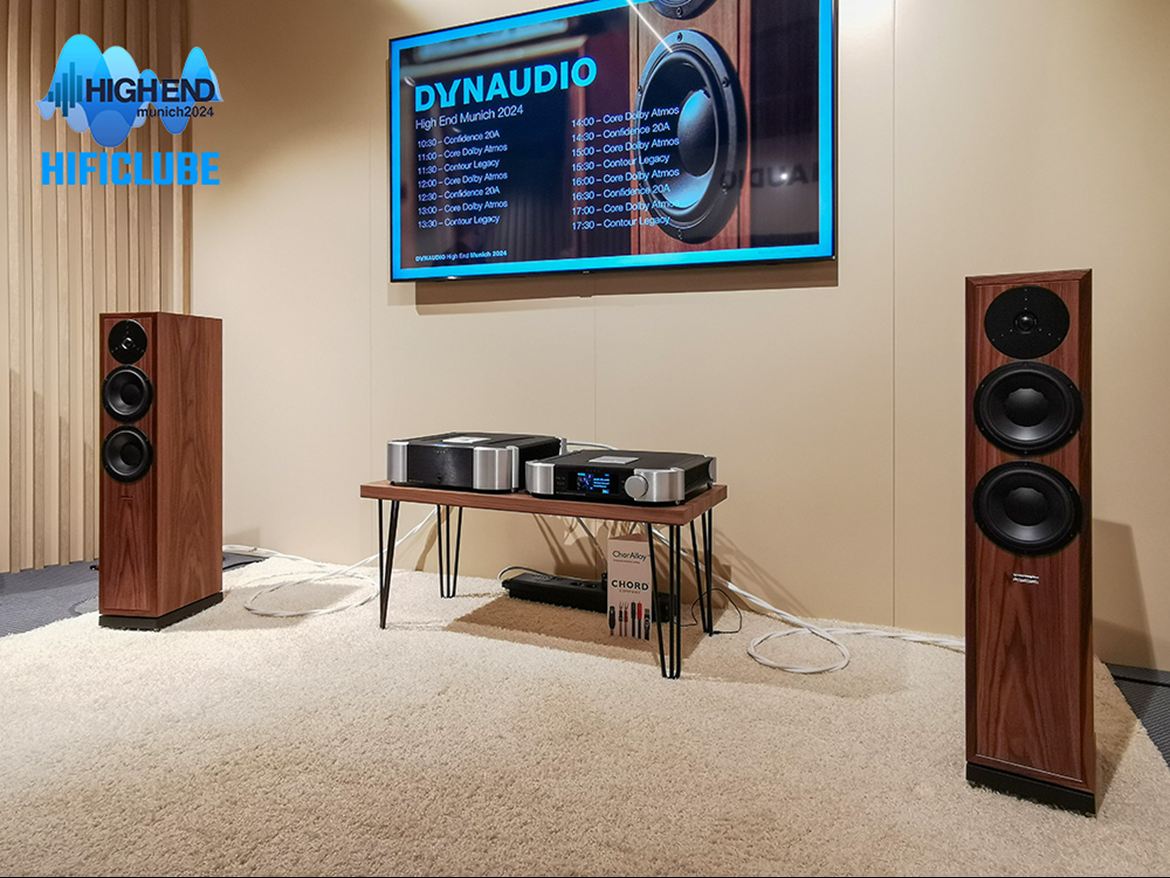 As Dynaudio Contour Legacy inspiram-se nas Contour dos anos 80, mas com melhorias a todos os níveis. Trata-se de uma 2.5 vias, com tweeter Esotar 3, dois mid-woofers de 18 cm, herdados das Evidence, e um novo crossover. Os acabamentos são em folheado de nogueira americana. Só serão fabricados mil pares. O preço será de cerca de 12.000 euros. As Dynaudio Contour Legacy foram demonstradas no MOC com eletrónica Moon. Veja/oiça no video HD em baixo como soaram. Pois, eu digo-lhe já : soaram muito bem, mesmo! Até hoje, a coluna da Dynaudio que mais gostei de ouvir numa prova rápida.