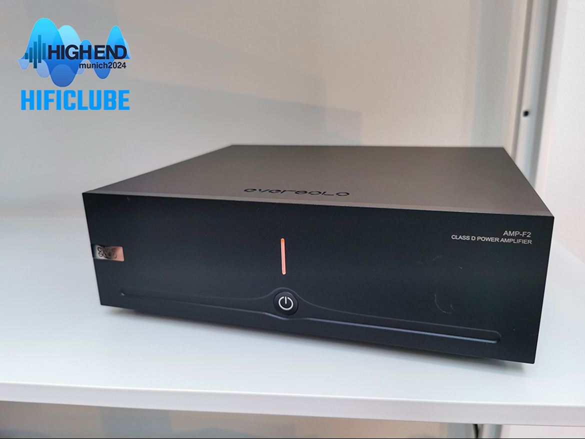 O Eversolo AMP-F2 não é novo, já foi apresentado o ano passado. Segundo Eki, para o ano a Eversolo tem algo de muito especial em preparação. O Eversolo AMP-F2 é um amplificador de potência de Classe D equipado com o módulo NS600 da Starke Sound. Com uma potência de saída de até 2x250W RMS a 4 Ohm ou 1x450W RMS a 2 Ohm em modo bridge, é capaz de alimentar colunas exigentes sem problemas. A tecnologia PurePath™ Ultra-HD e uma topologia de current-feedback oferece baixa distorção e baixos níveis de ruído, incluindo de baixa EMI resultante da fonte de alimentação comutada. Aqui fica uma fórmula proposta pelo Hificlube: DMP-A8+AMP-F2= DMP-A10!