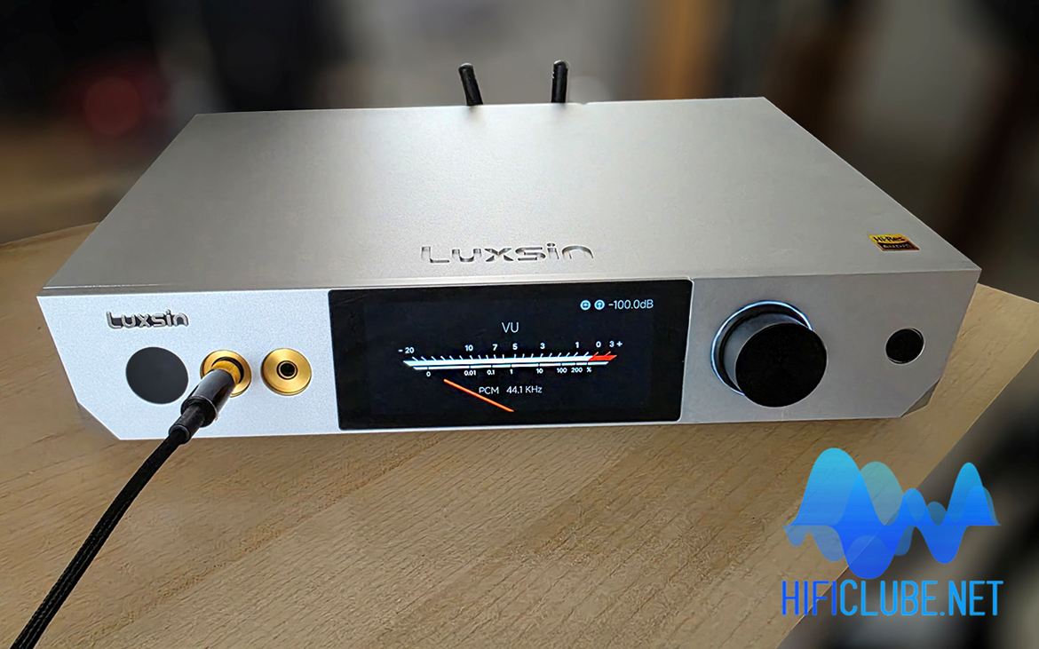 The X9 offers a suite of virtual VU meters in various styles (VU, PPM, etc.)  It also o