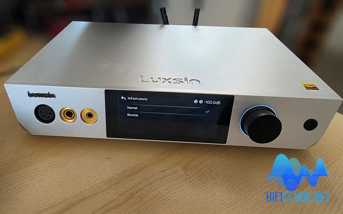 Signal polarity inversion is only available on the XLR output.