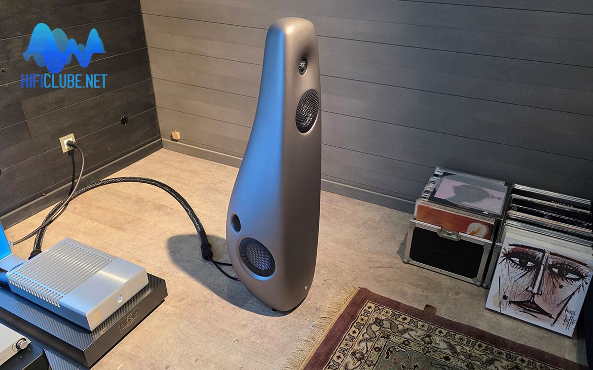 Vivid Kaya 45  - each driven by an Ayre MX-R20