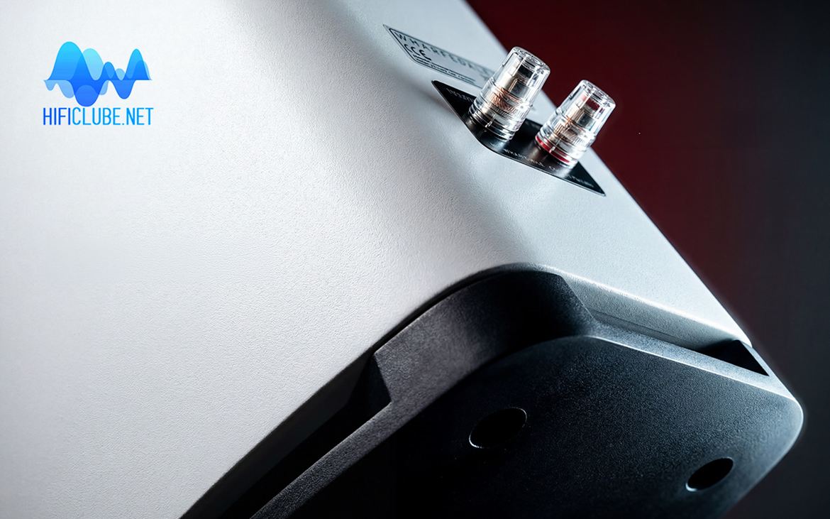 The SLPP reflex system now uses three-way venting with ports on the sides and rear.