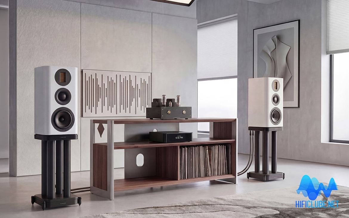 The EVO 5.2s require an amplifier with sufficient current to drive the 3.2-ohm minimum impedance and 88 dB sensitivity.