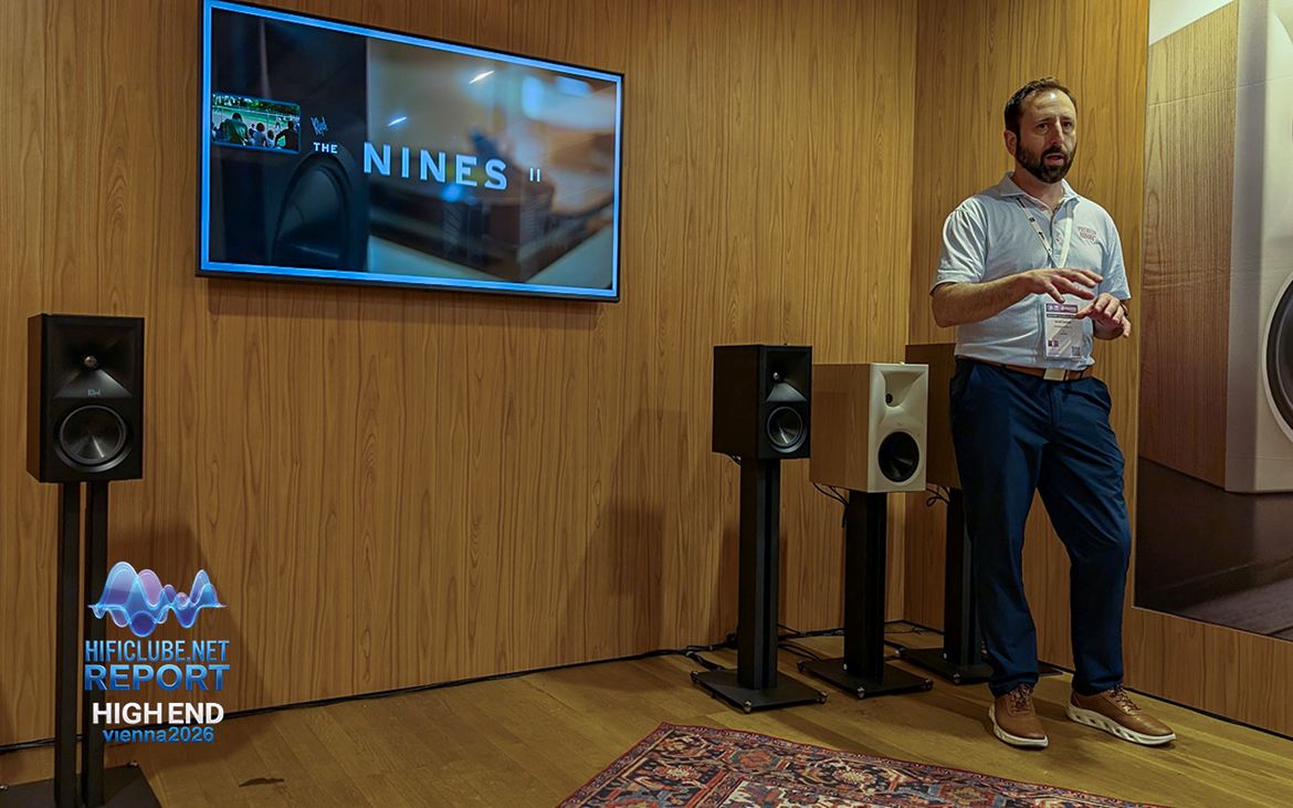 Klipsch The Fives, The Sevens e The Nines ativas. Fantástica demonstração de poder, que gravámos para a posteridade. Com som de cinema, estas colunas agigantam-se. Literalmente. Há nelas uma energia direta, quase física, que faz esquecer as dimensões reais e coloca a sala em modo grande ecrã. Dizer que ficámos impressionados, é pouco.