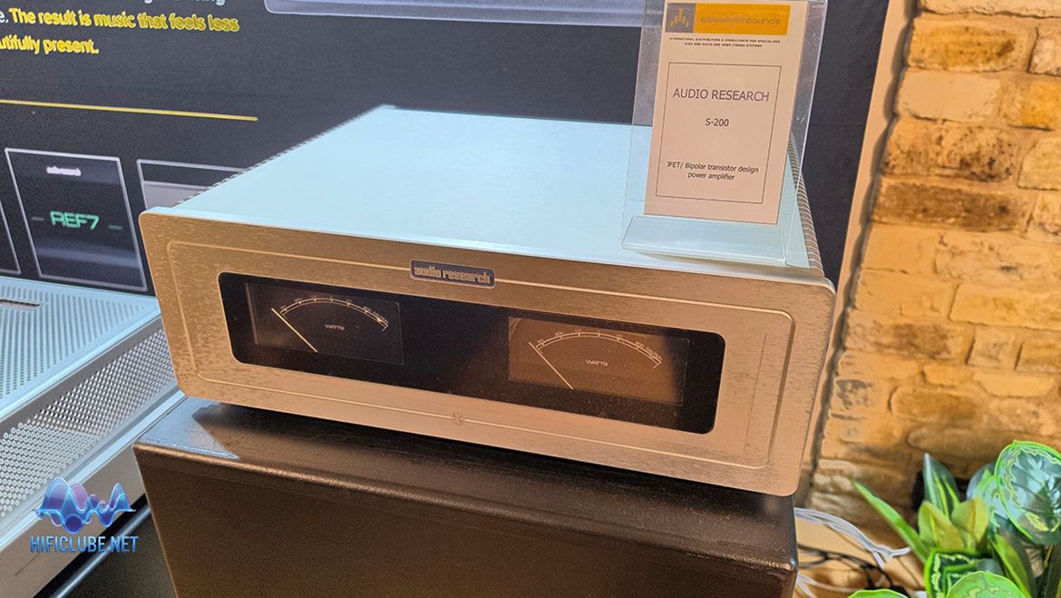 Audio Research S200