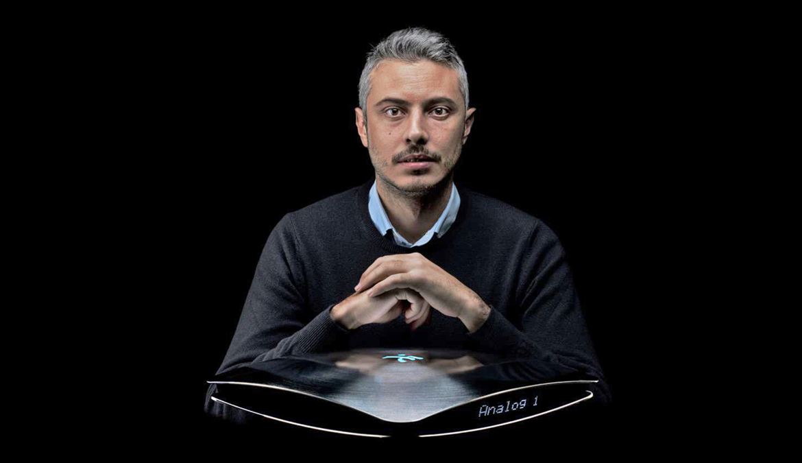 Livio Cuccuza, designer of the Intuition, in a superb photo by Matteo Mescalchin