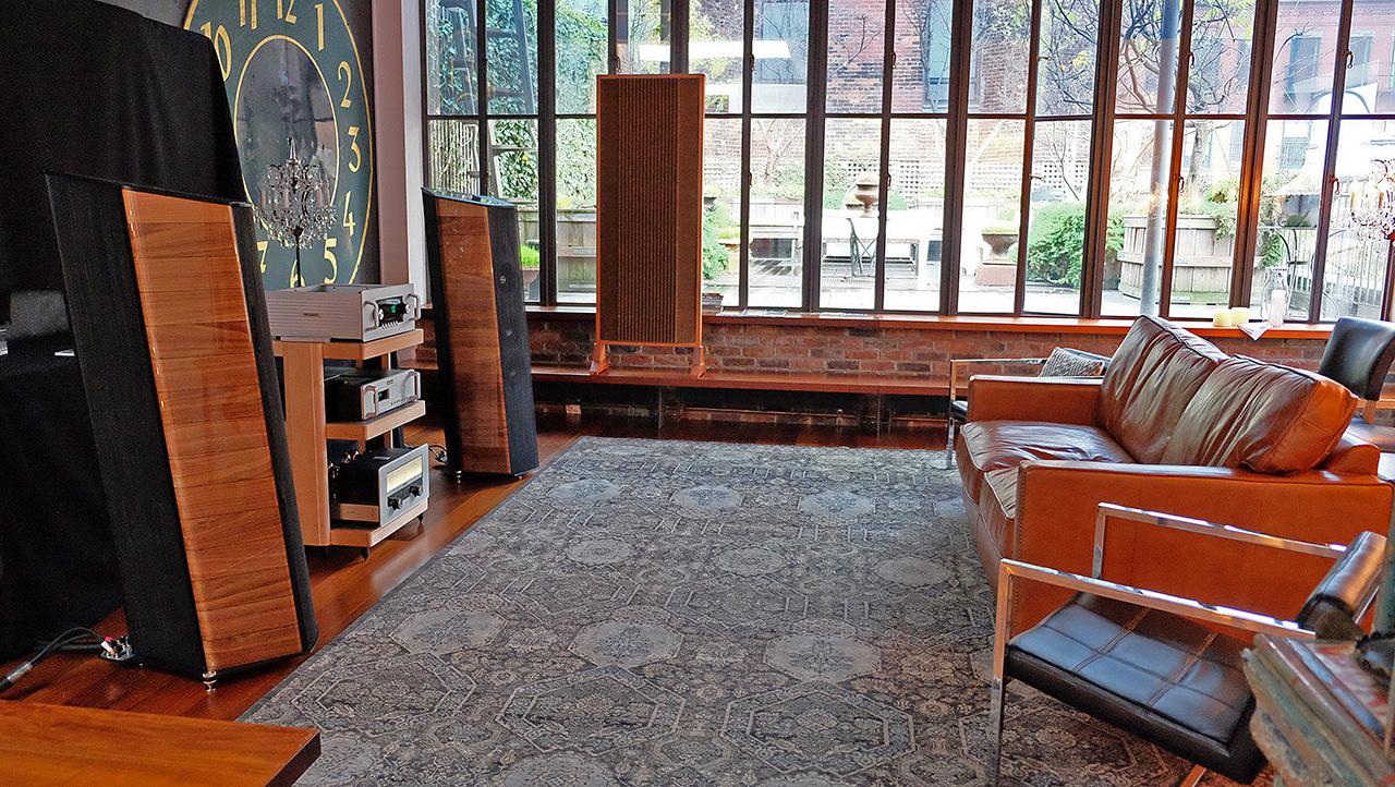 The Cremonese listening space gives to the open terrace garden