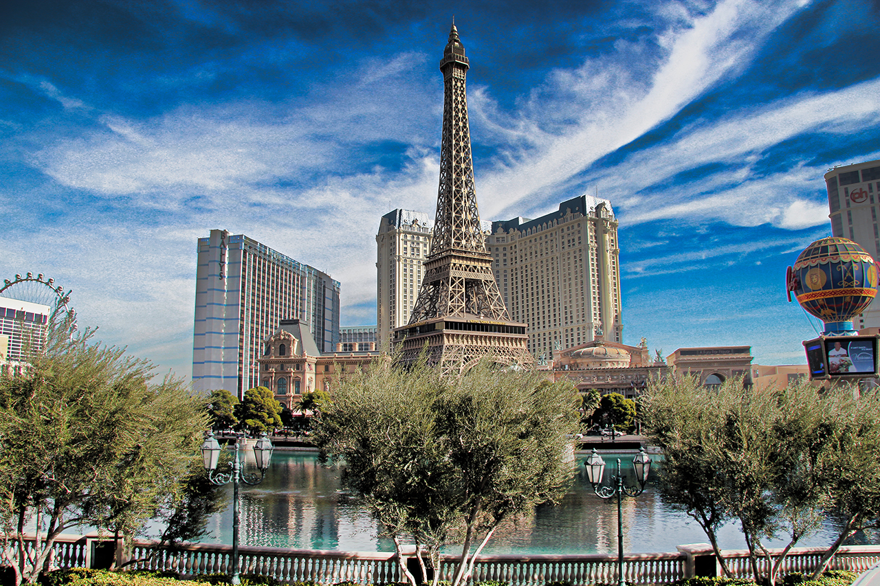 Paris - Las Vegas. Neste momento talvez seja mais seguro visitar a cópia que o original...