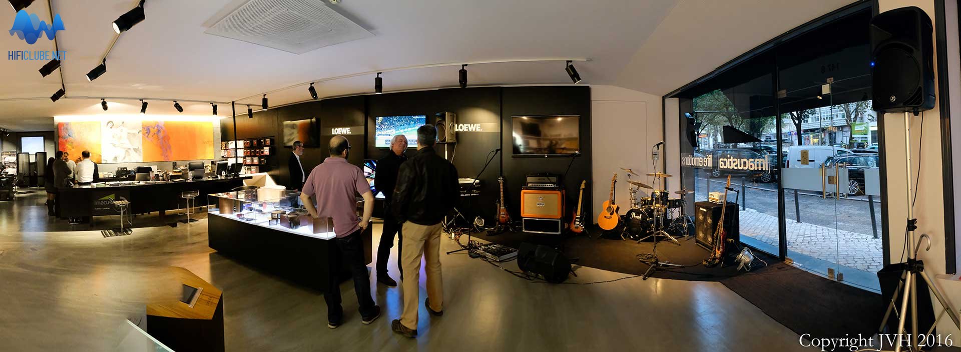 Foto panorâmica do showroom da Imacustica-LX