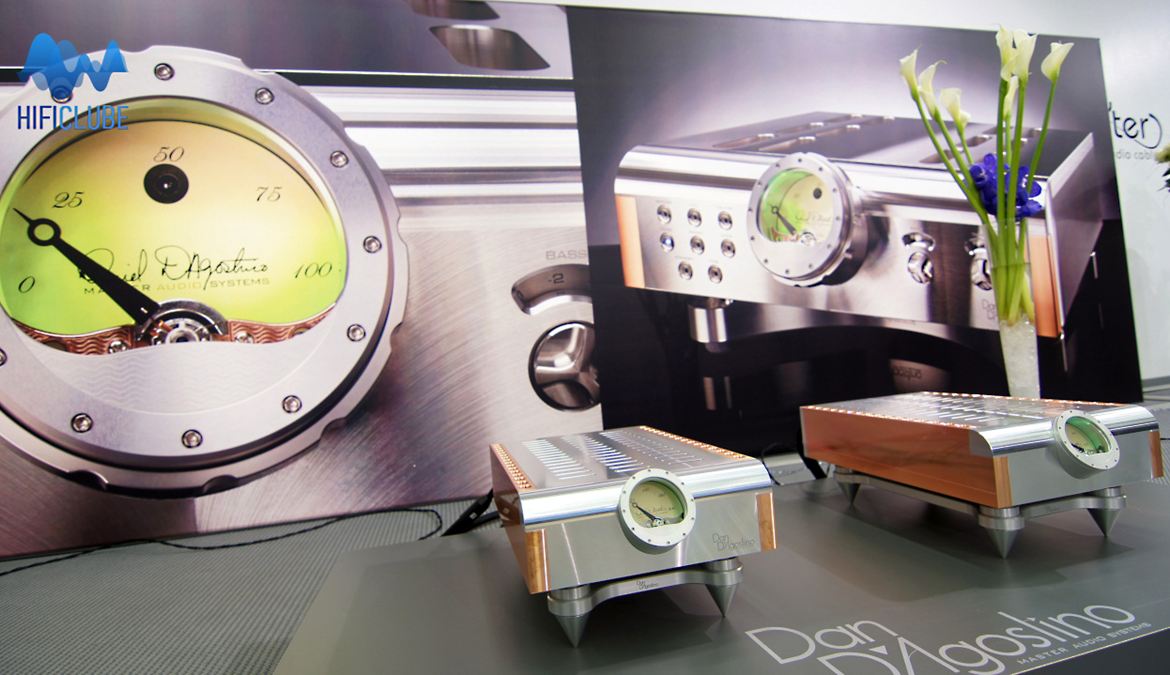 Dan D'Agostino Momentum Preamplifier no palco do Highend 2013 (ver artigos relacionados)