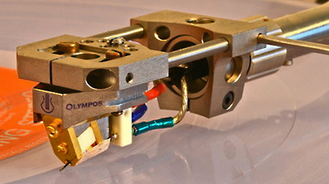 Computer Numeric Control, significa acabamentos ao nível da joalharia e níveis de precisão mecânica extrema