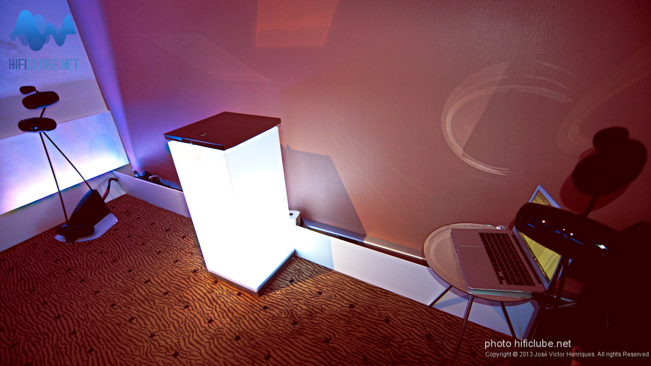 Sala da Devialet c/ colunas Leedh E2