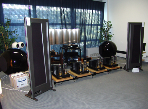 Highend 2009_ Parte 2_tradição_painéis, Válvulas E Cornetas: Analysis, Avantgarde, Ayon, Brutale, Cessaro, Emillé, Jbl, Octave, Pathos, Quad, Vtl