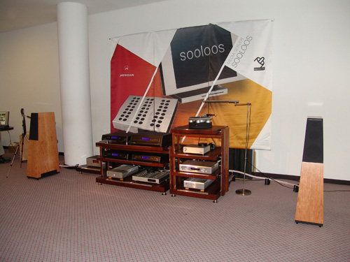 Highend 2010 - Aveiro_let's Look At The Trailer: Ajasom, Artaudio, B&w, Delaudio, Imacústica, Support View, Topaudio, Ultimate Audio, Viasónica, Videoacústica, Zen Audio