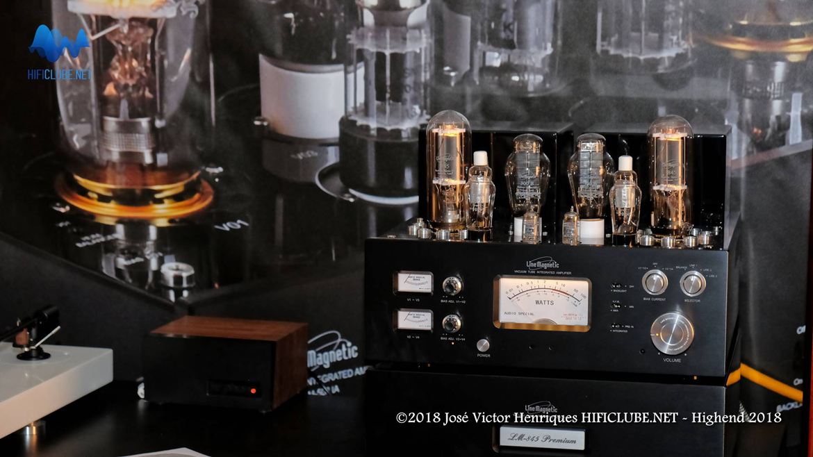 Line Magnetic LM 845 Premium, amplificador a válvulas (single-ended) integrado (válvulas 300B e 845). Derrete-se na boca como chocolate...