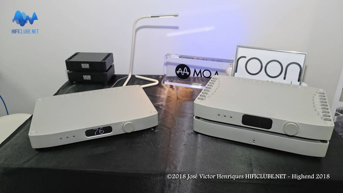 MSB apresentou, além do Reference e Select Transports, o Network Renderer II e os DACS Premier (4 x Prime DAC modules) e Discrete ( 2x DAC Modules), inspirados no Select, mas com preços bem mais apelativos: 20 mil e 10 mil dólares respectivamente. Feito o câmbio+IVA poder pôr mais 5 mil euros em cima de cada um...