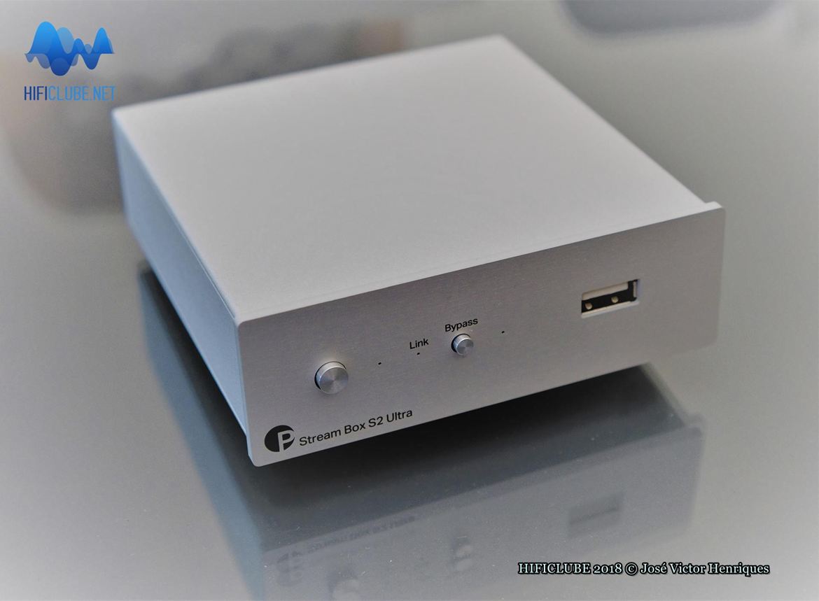 Stream Box, uma caixinha de surpresas digitais com apenas 10 x 10 x 3 cm e menos de 400 gramas.